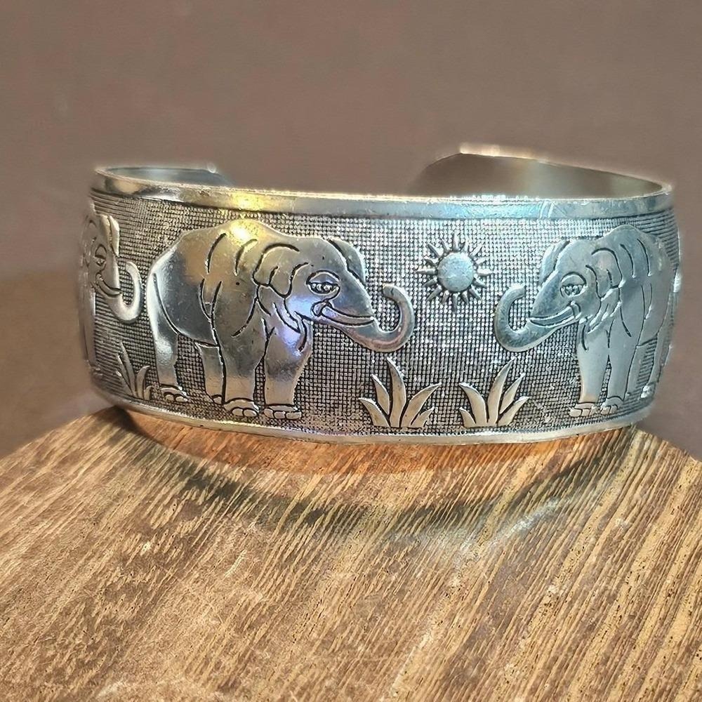 Vintage Silver Tone Elephant Cuff Bracelet Embossed Boho Wide Bangle